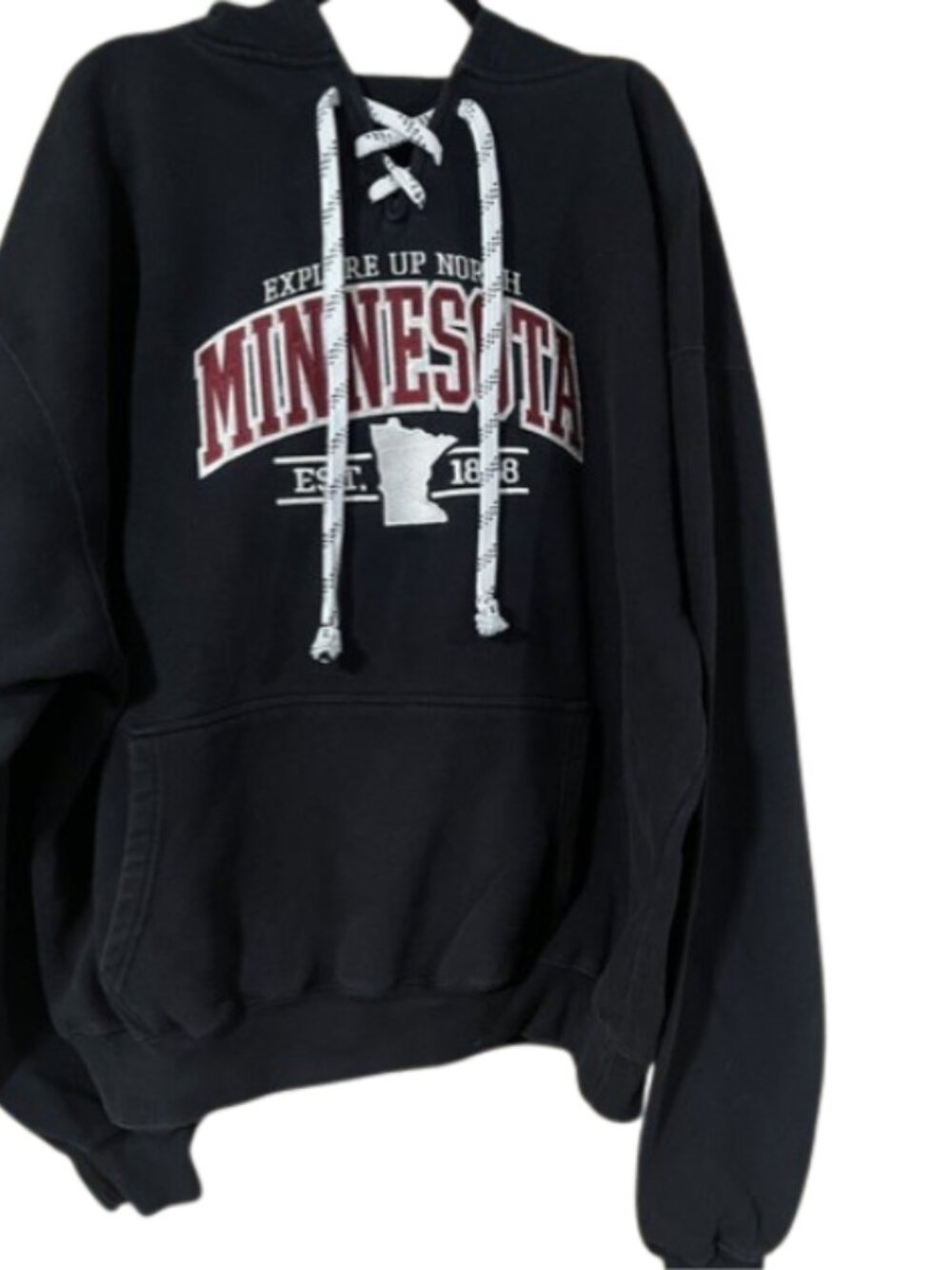 This black Signature Sportswear Minnesota "Explore Up North" hoodie size 2XL